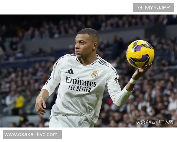 足球巨星的一天：从清晨训练到夜晚休息的日常生活揭秘